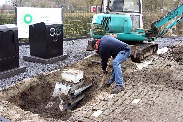 De Vlinderboom - samenstelling van de roestvast stalen stam