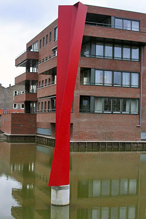 Henk van Bennekum - stalen beeld geplaatst.