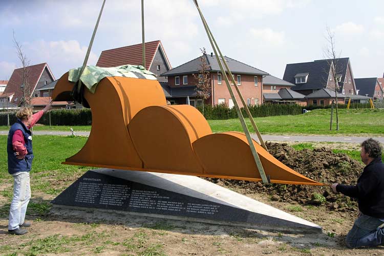 Uitvoering oorlogsmonument Schuytgraaf (nieuwbouwwijk) te Arnhem.