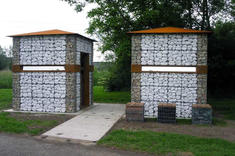 Het in natuursteen (keien) en cor-ten staal uitgevoerde beeld van Paul de Kort en Marcel Eekhout.