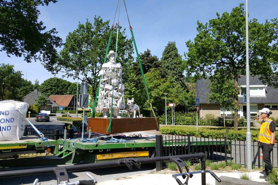 Nicolas Dings, Molijn Monument voor Nunspeet; Het beeld is vervaardigd van aluminium onderdelen, welke bij de gieterij zijn gegoten..