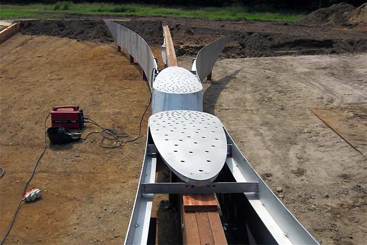 UITVOERING van het waterkunstwerk van Paul de Kort in het landschap van Enschede.